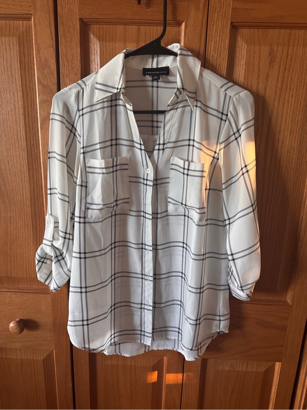 Fortune and Ivy Window pained white and black blouse , size Small